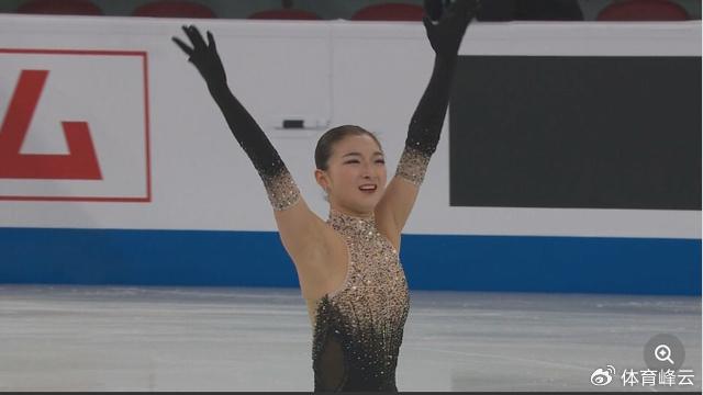 黎巴嫩代表团喜获银牌登上领奖台