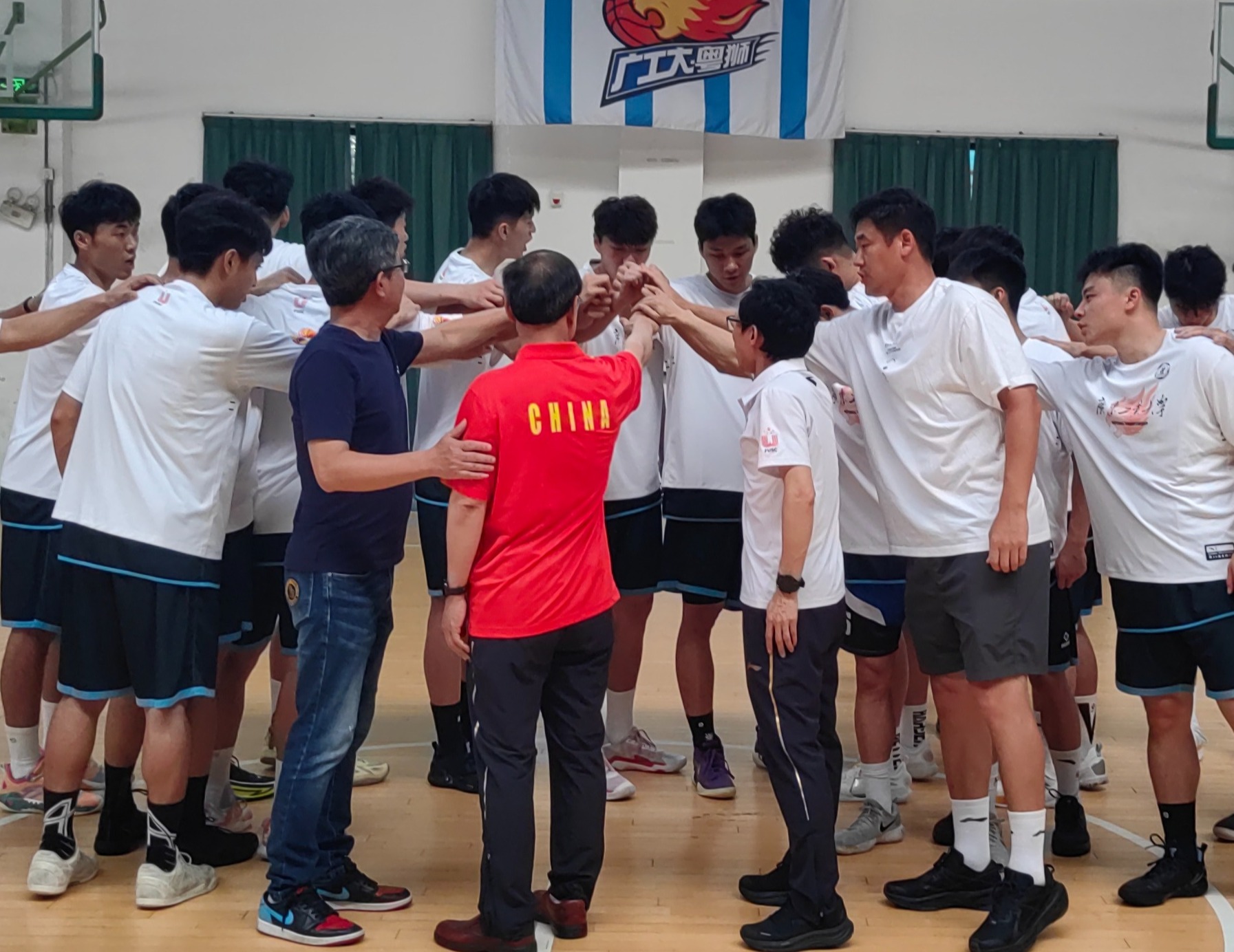 北京男篮稳定表现取得胜利，奋力拼搏争取最佳成绩